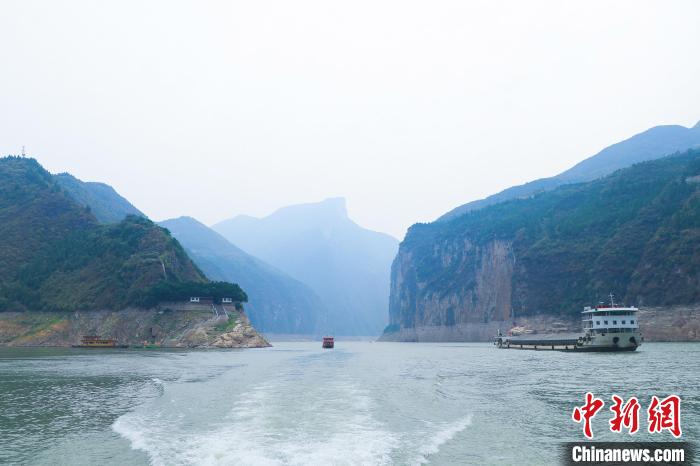一場(chǎng)巡河“找茬”行動(dòng)，何以巡出碧水東流的長(zhǎng)江？