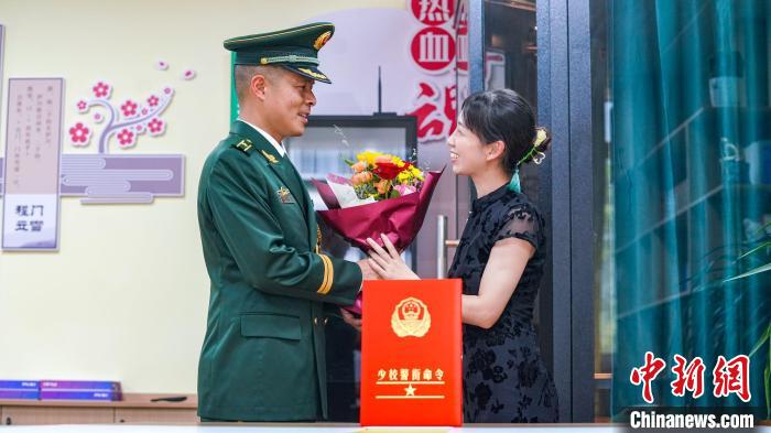 軍功章有你的一半?！堦愑?攝
