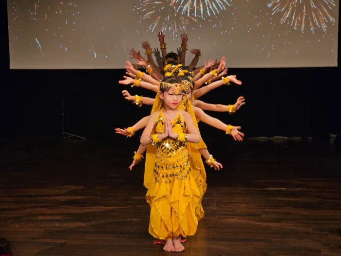舞蹈《千手觀音》。中國駐瑞典大使館供圖。