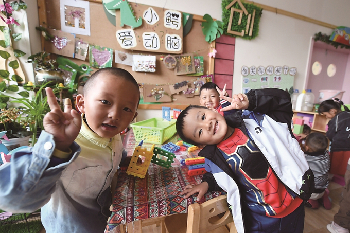 江蘇援建的拉薩市江蘇實驗幼兒園，所有師資在江蘇接受培訓(xùn)，打造具有江蘇水準(zhǔn)的優(yōu)質(zhì)學(xué)前教育資源。 本報記者 萬程鵬 攝