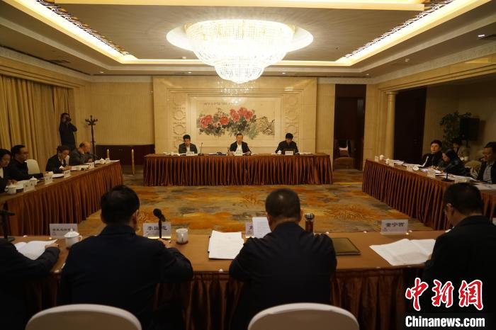 圖為座談會(huì)現(xiàn)場(chǎng)。　潘雨潔 攝