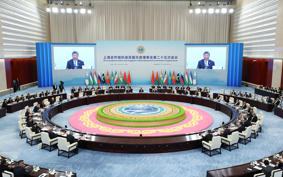 9月1日上午，上海合作組織成員國元首理事會第二十五次會議在天津梅江會展中心舉行。中國國家主席習(xí)近平主持會議并發(fā)表題為《牢記初心使命　開創(chuàng)美好未來》的重要講話。