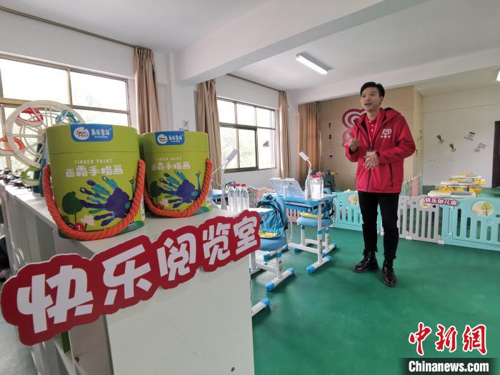 拉薩市堆龍德慶區(qū)幫普村的“心路文化空間”設(shè)有舒適的閱覽室?！≮w延 攝