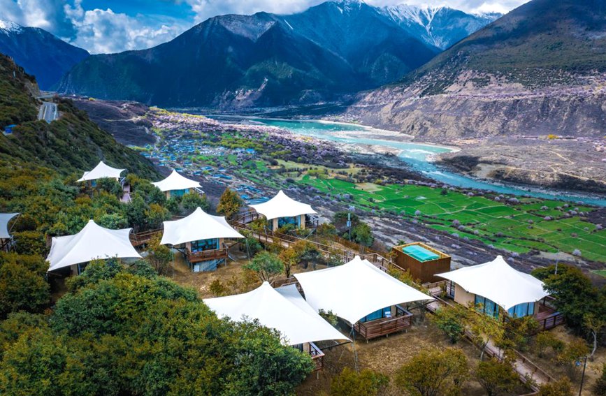 依托桃花資源，打造文旅產(chǎn)業(yè)。 張靜攝