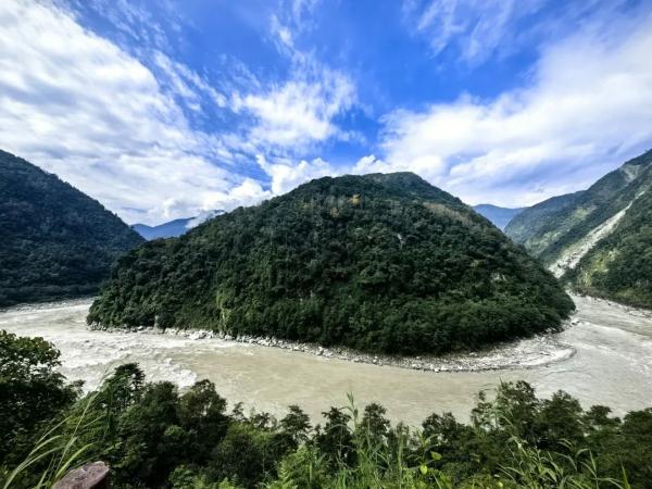 幾代建設(shè)者，歷經(jīng)半個多世紀(jì)完成！這是一條怎樣的公路？