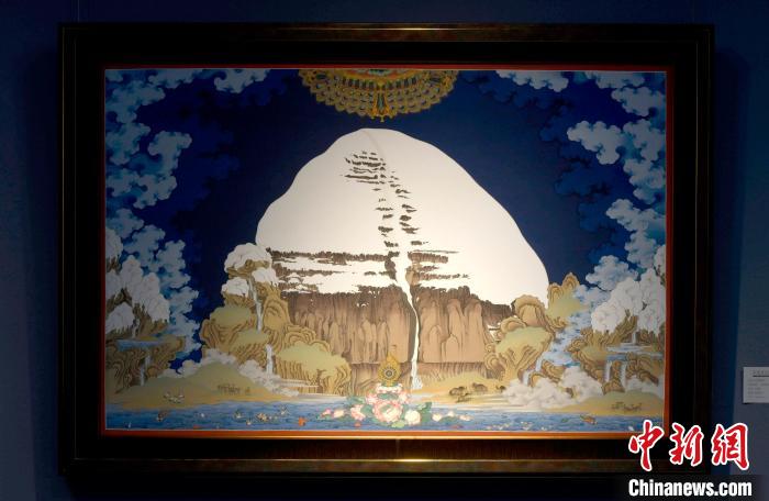 圖為5月16日，展覽中新創(chuàng)唐卡作品《岡底斯山》?！±盍?攝